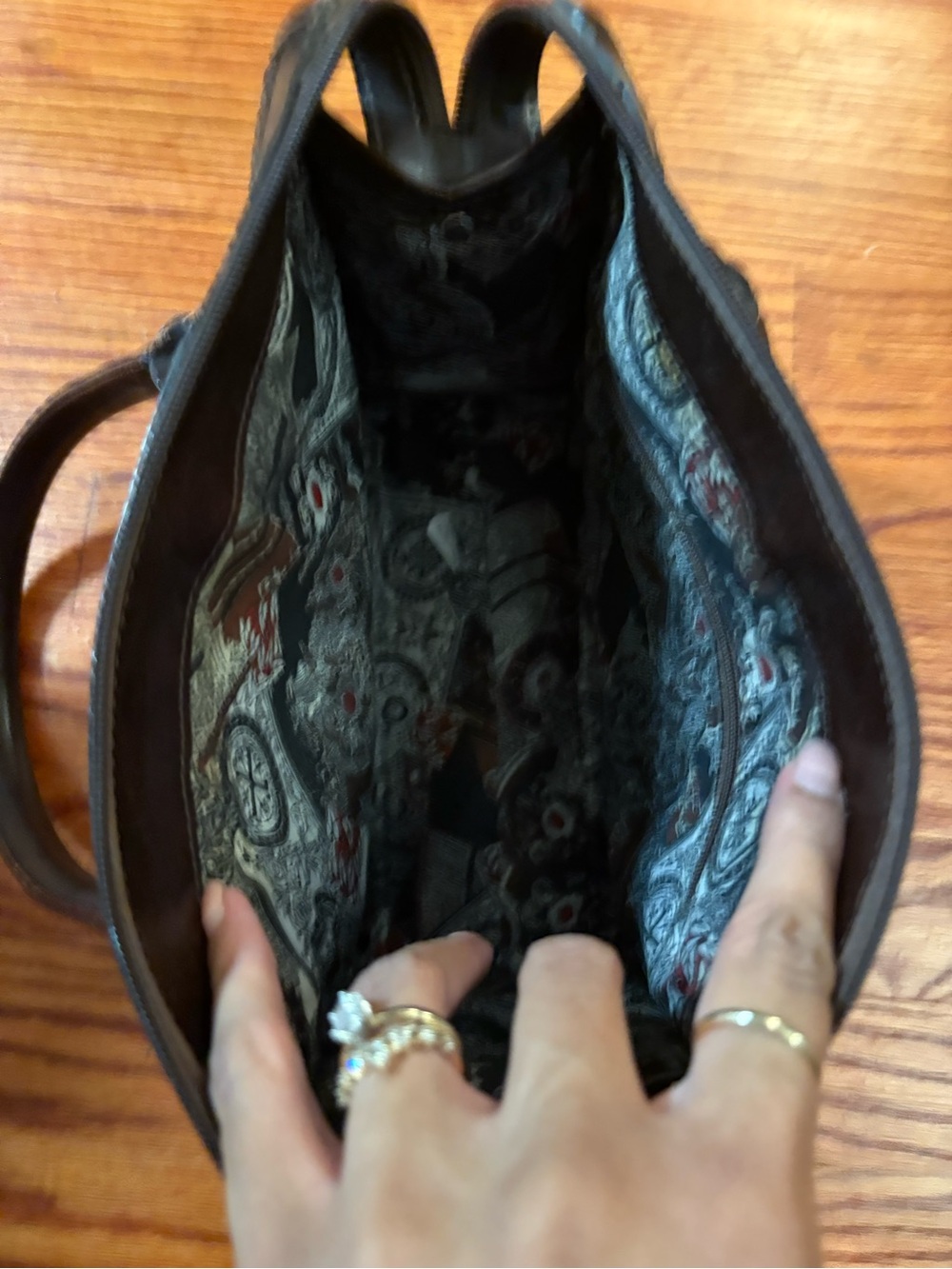 Brighton Brown Two-Tone Leather Shoulder Bag - Picture 8 of 8